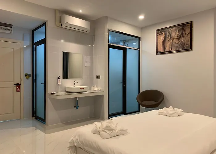 Nico's And Skybar