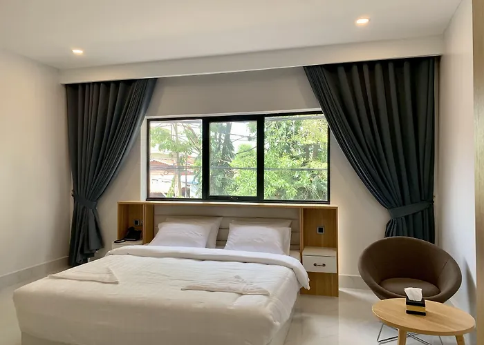 Hotel Nico's And Skybar 3*