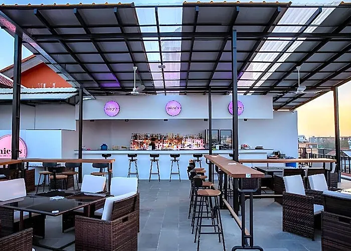 Hotel Nico's And Skybar